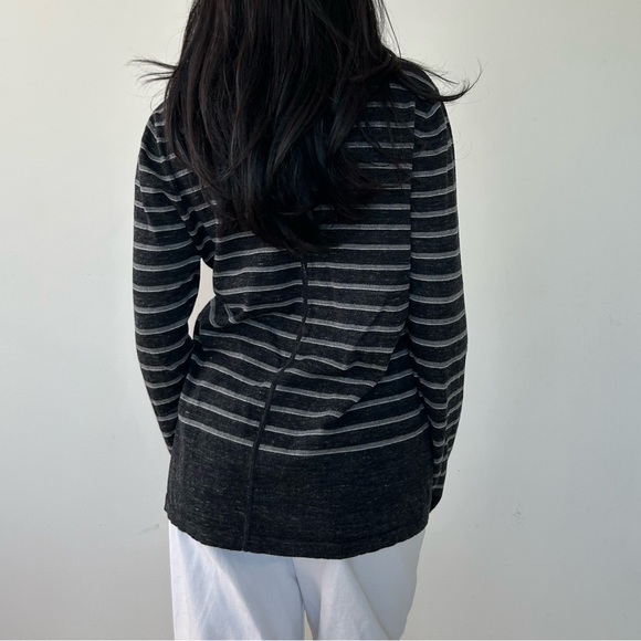 Vince Striped Cashmere Blend Long Sleeve Crewneck Top - Medium - Picture 2 of 5